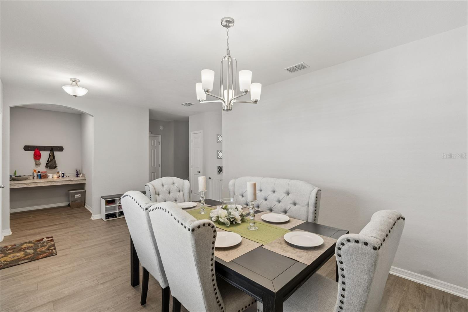 ANISTON - Residential