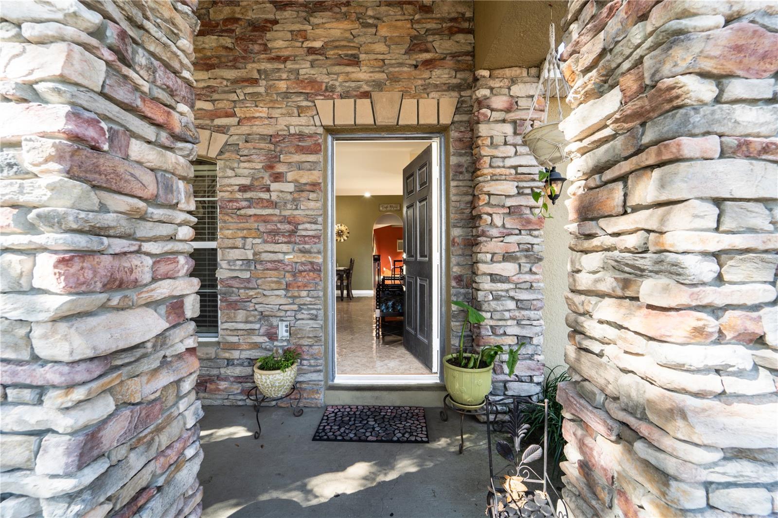101 LOS ARBOR DRIVE