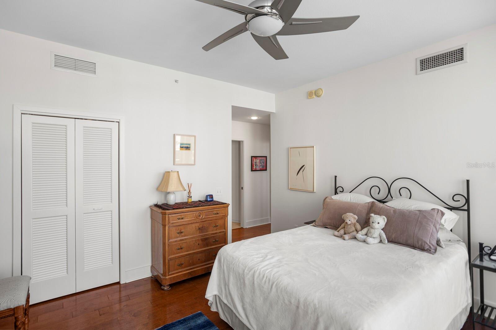 SIGNATURE PLACE CONDO - Residential