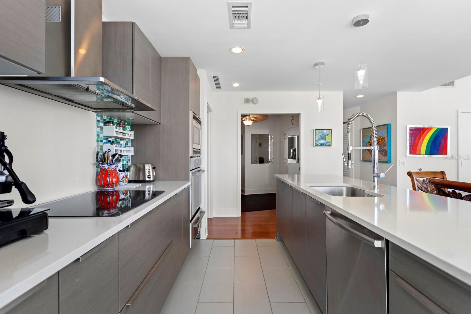 SIGNATURE PLACE CONDO - Residential