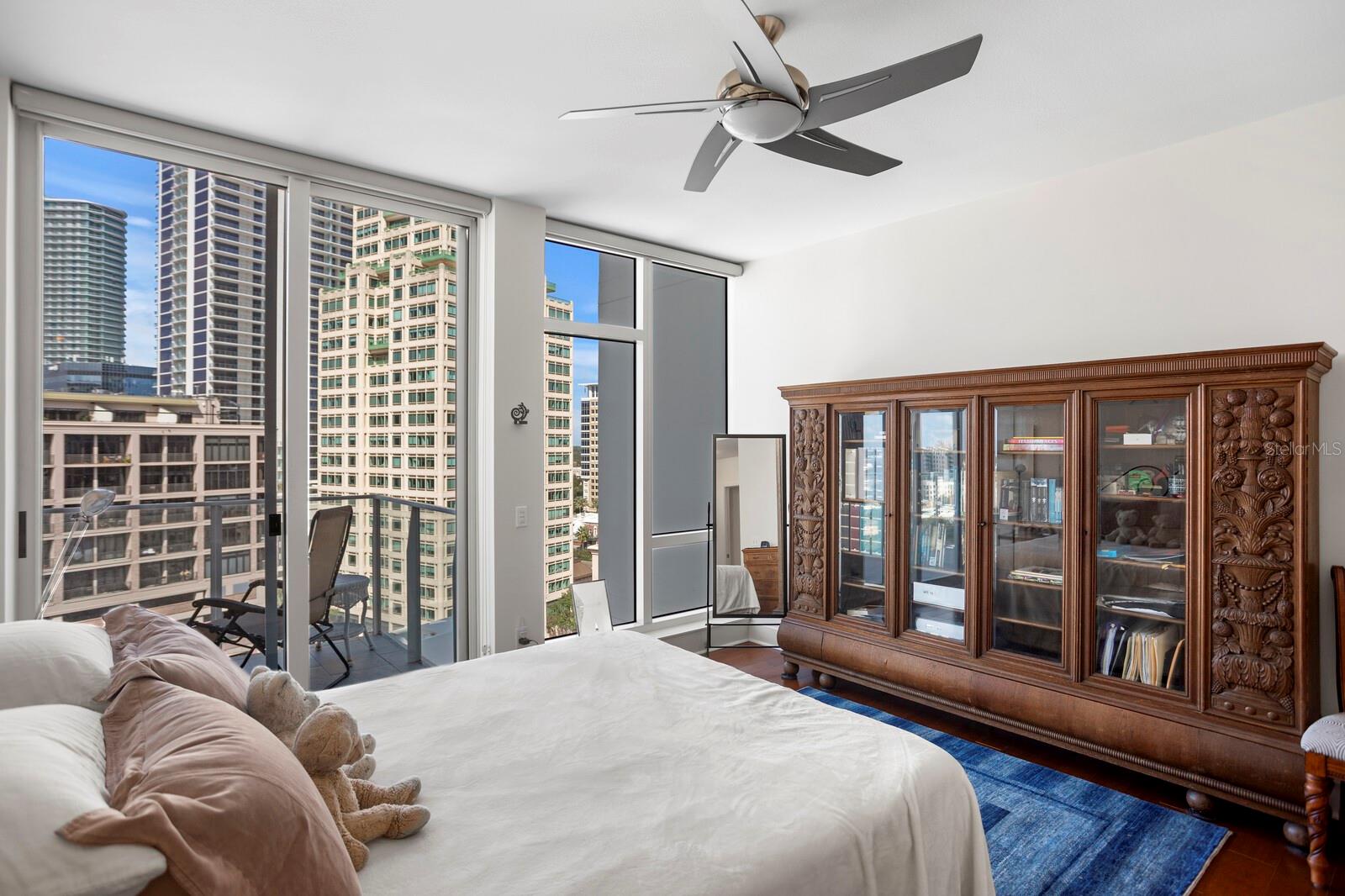 SIGNATURE PLACE CONDO - Residential