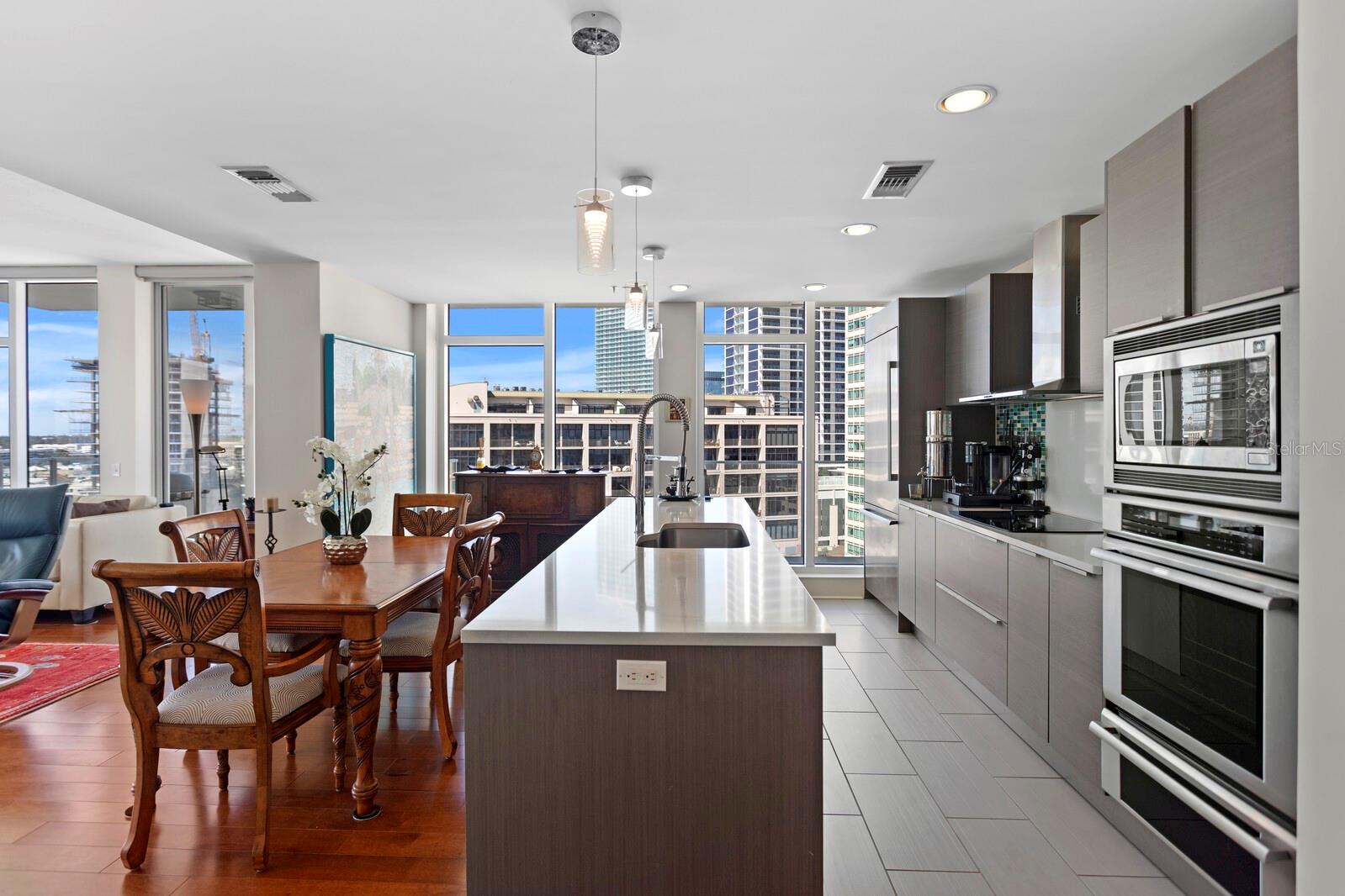 SIGNATURE PLACE CONDO - Residential