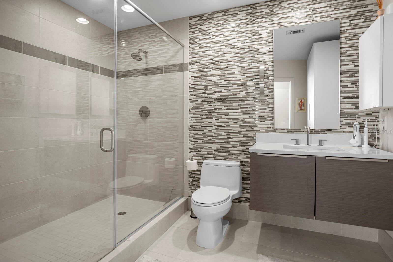SIGNATURE PLACE CONDO - Residential