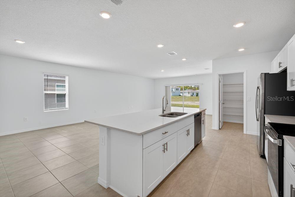 13643 TROPICAL BREEZE WAY