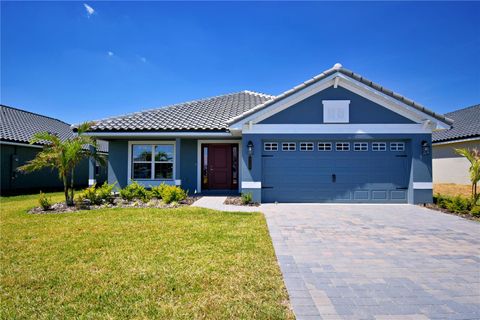 Photo of 5120 Villa Crest Way, Auburndale, FL 33823 (MLS # L4945436)