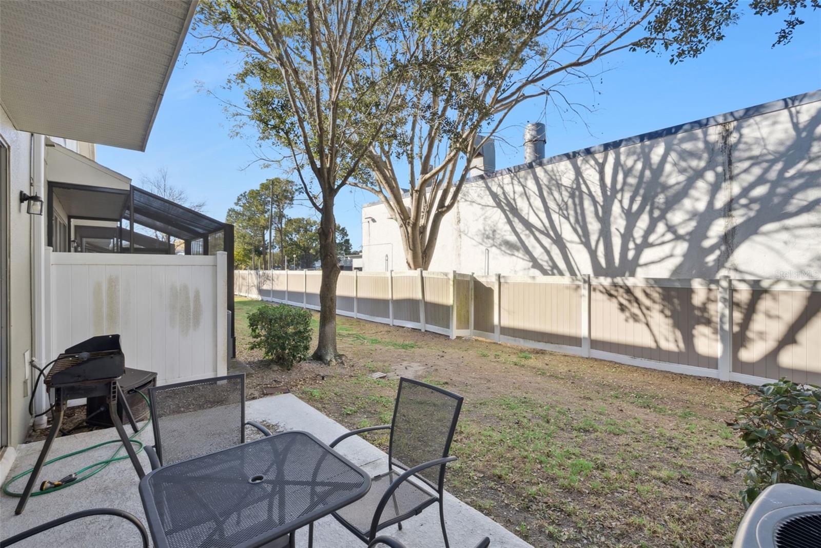 ALOMA TRAILS - Residential Lease