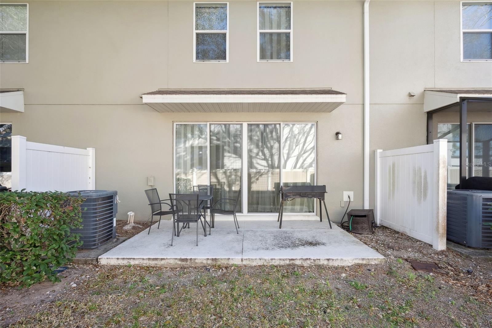 ALOMA TRAILS - Residential Lease