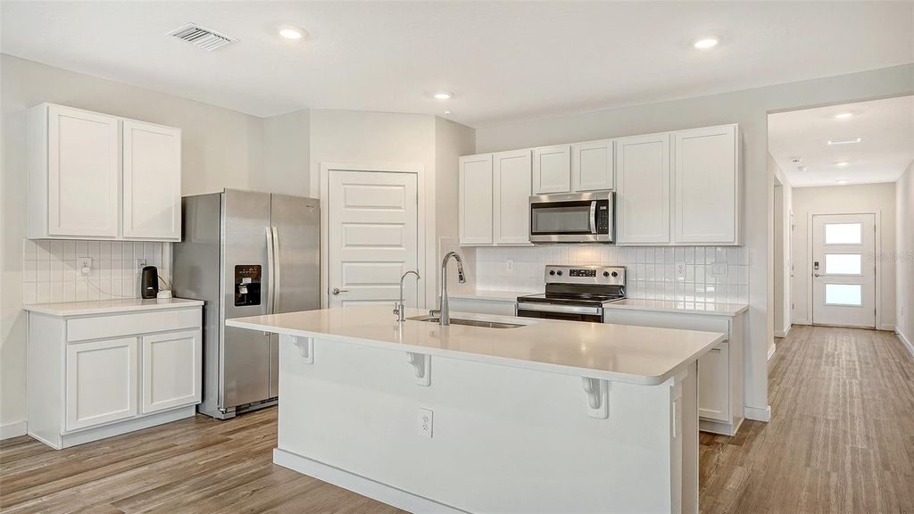 Photo of 17119 Barnwood Place, Bradenton, FL 34211 (MLS # A4651568)