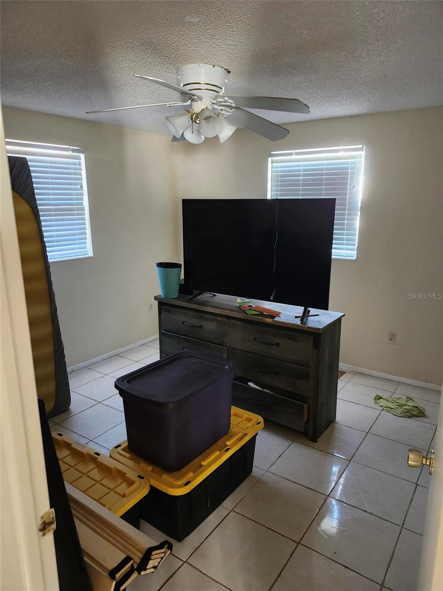 BEACON SQUARE - Residential Lease