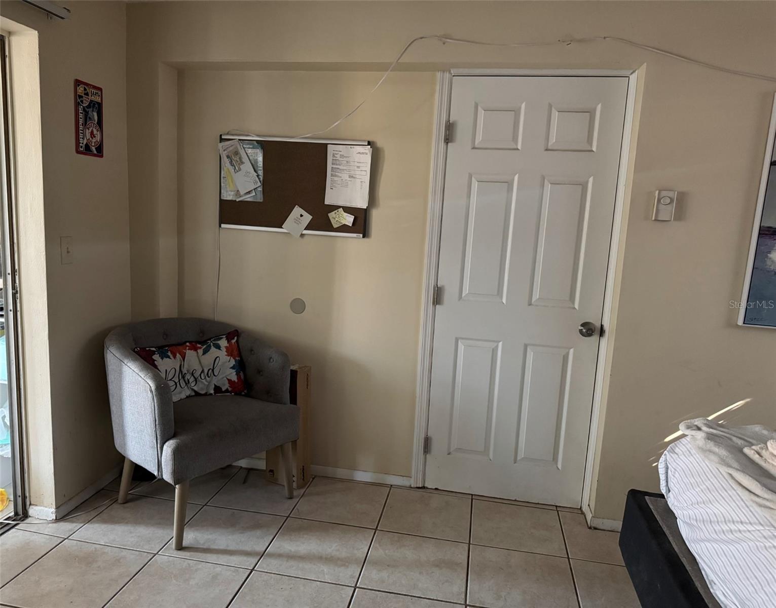 BEACON SQUARE - Residential Lease