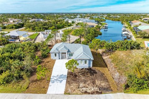 A home in PORT CHARLOTTE