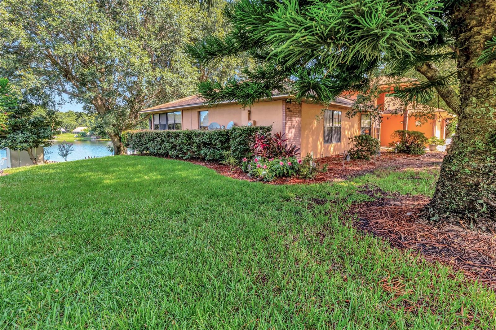 9835 LAKESHORE DRIVE
