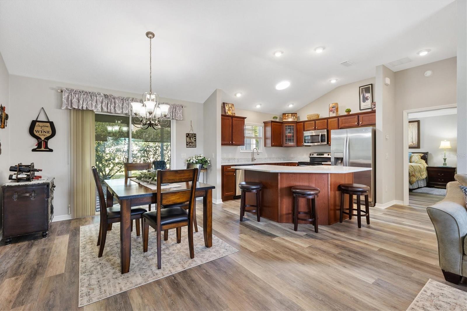 1174 WESTMORELAND LOOP