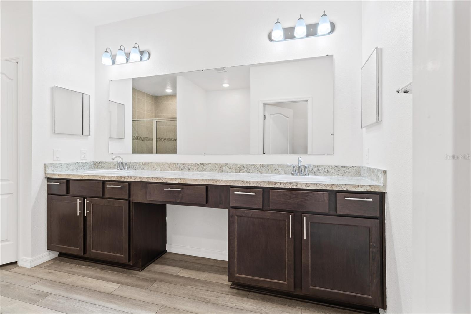 OAK PARK PH 1 PB 36 PG 78 - Residential