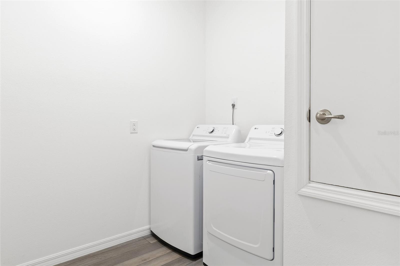 OAK PARK PH 1 PB 36 PG 78 - Residential