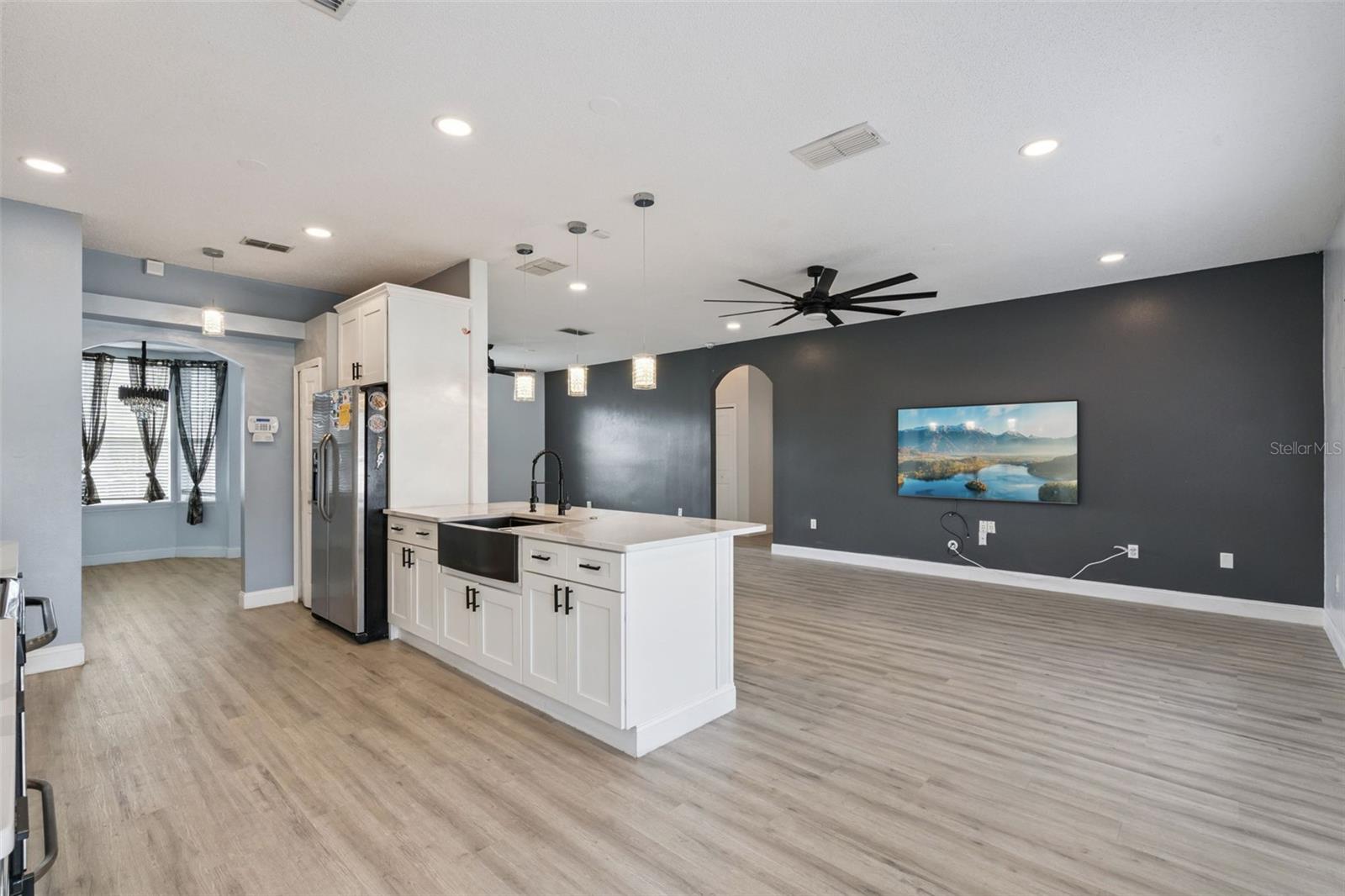 PEBBLE POINTE UNIT 3B - Residential