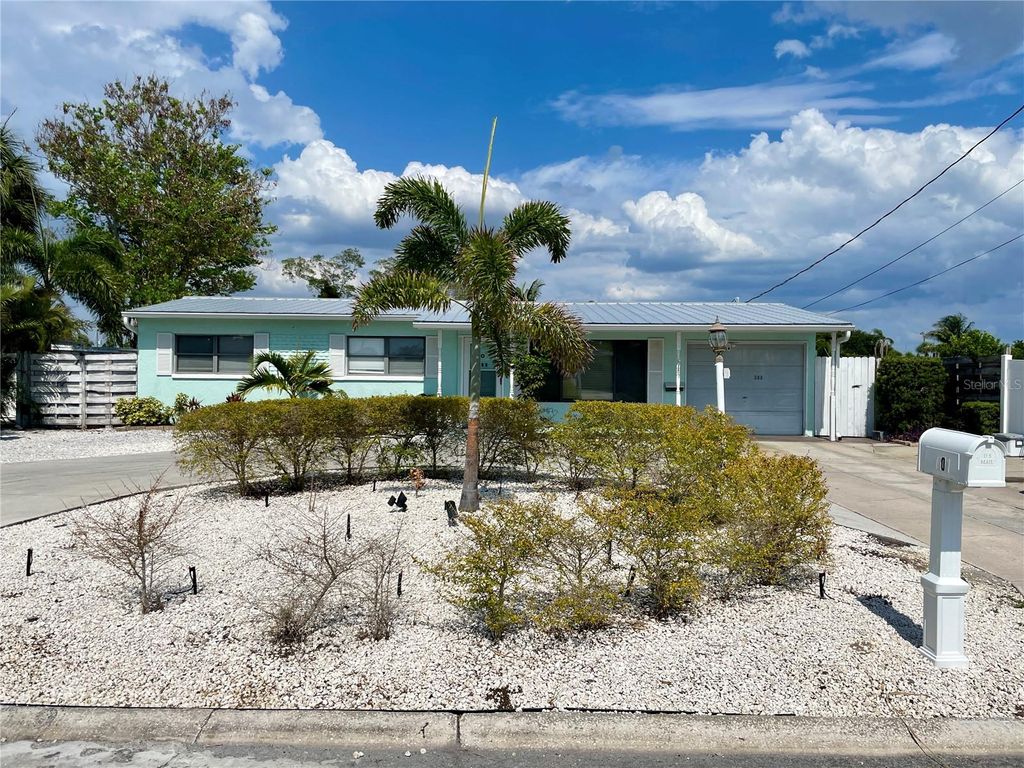 Photo of 309 Bryn Mawr Island, Bradenton, FL 34207 (MLS # A4690153)