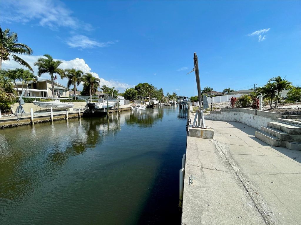 Photo of 309 Bryn Mawr Island, Bradenton, FL 34207 (MLS # A4690153)