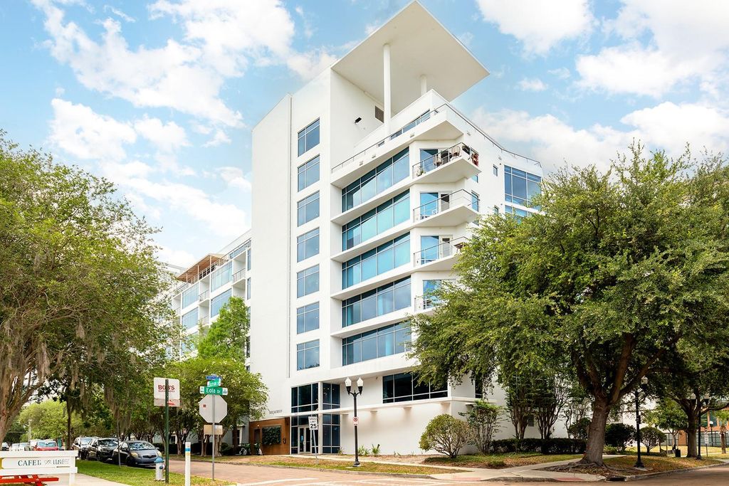 Photo of 525 E Jackson Street #507, Orlando, FL 32801 (MLS # O6408023)