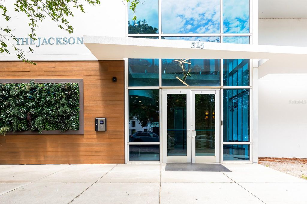 Photo of 525 E Jackson Street #507, Orlando, FL 32801 (MLS # O6408023)