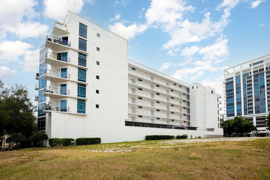 Photo of 525 E Jackson Street #507, Orlando, FL 32801 (MLS # O6408023)