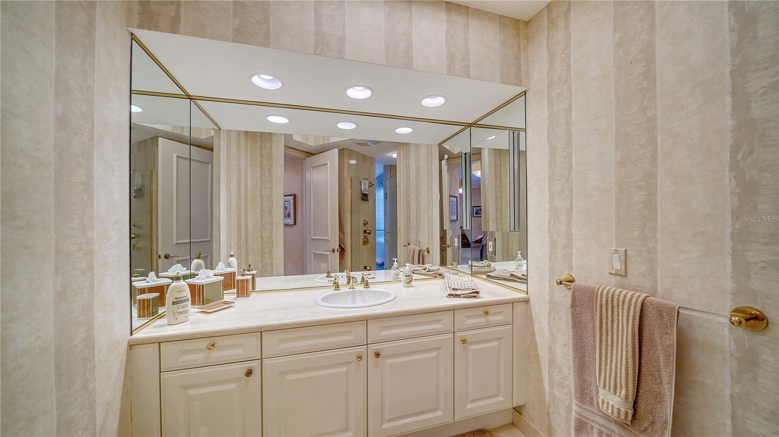 WATER CLUB 01 AT LONGBOAT KEY - Residential