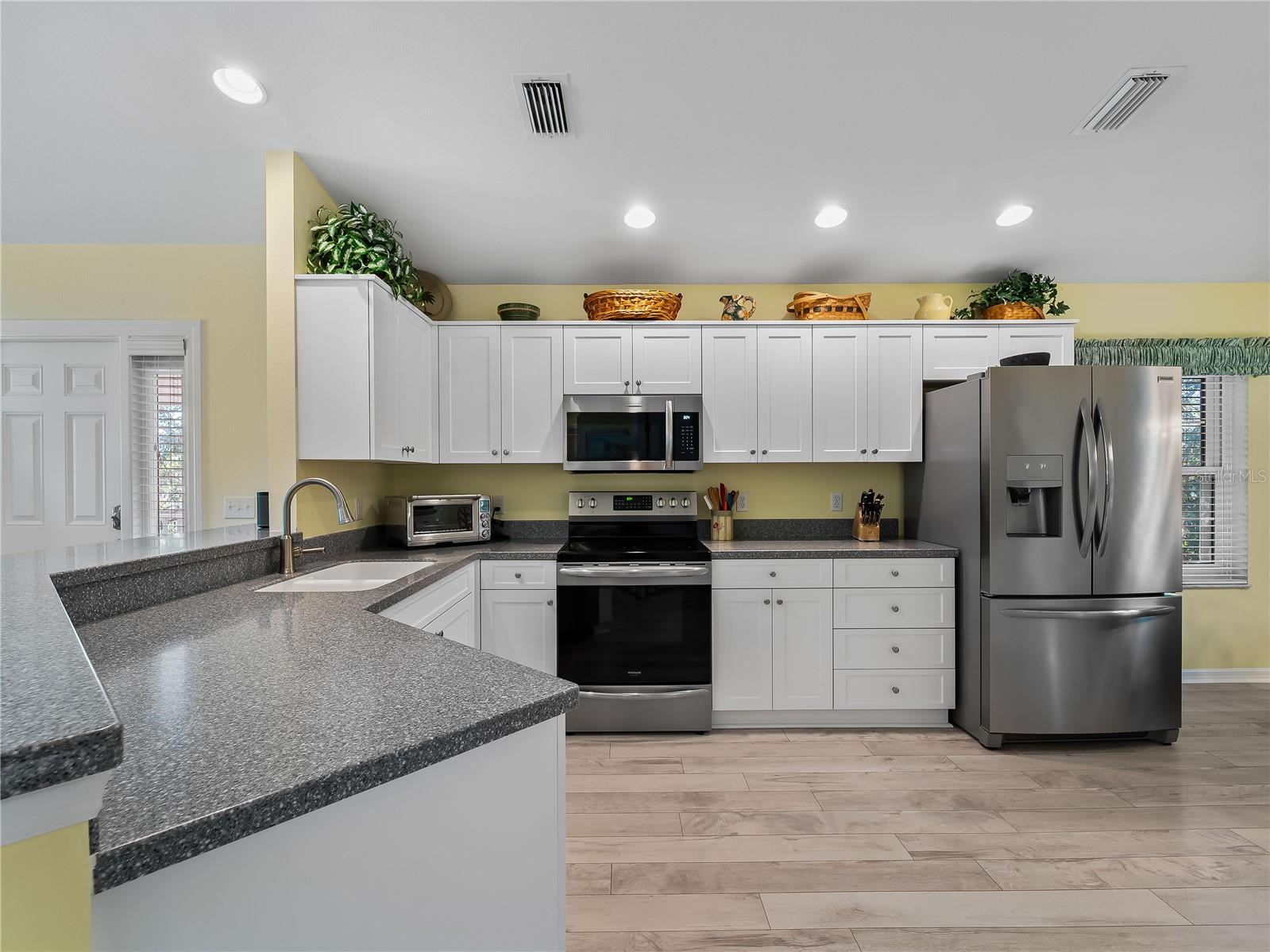 WATERS EDGE AT HERITAGE OAK PK - Residential