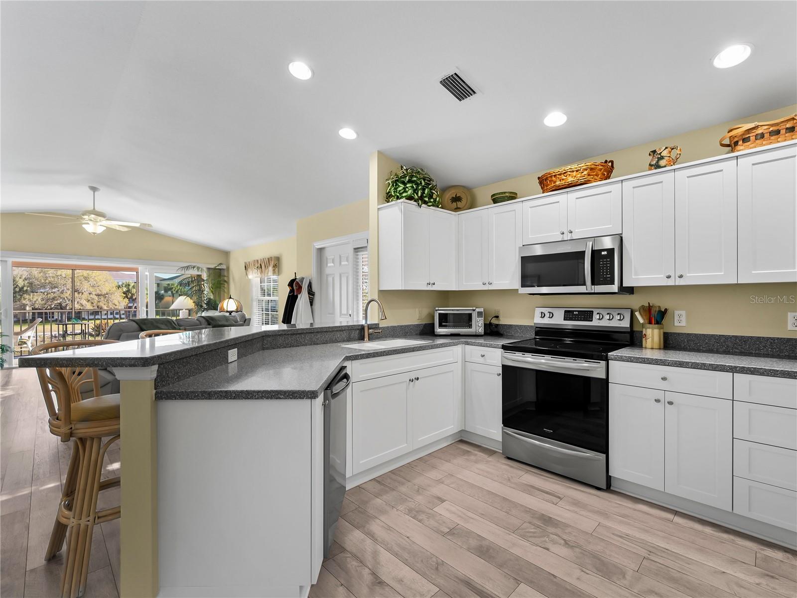 WATERS EDGE AT HERITAGE OAK PK - Residential