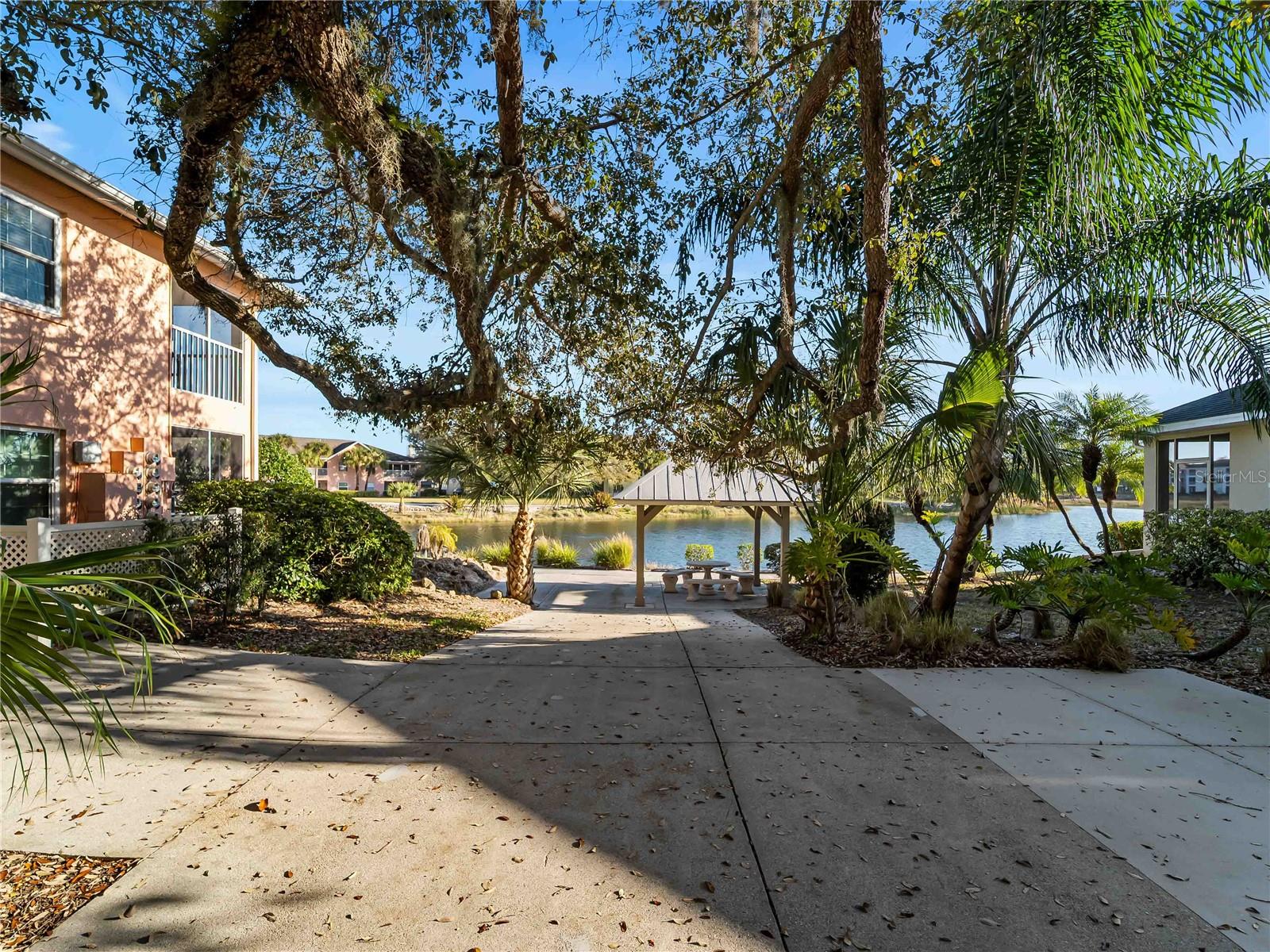 WATERS EDGE AT HERITAGE OAK PK - Residential