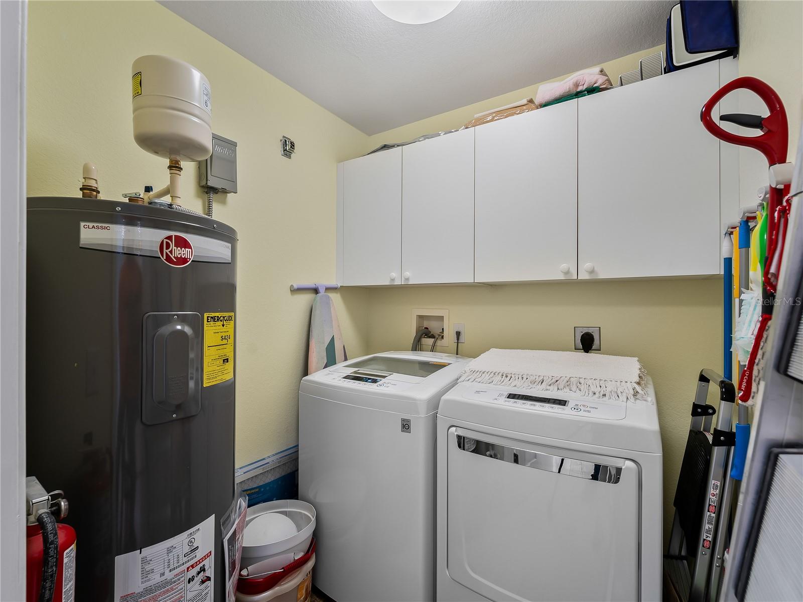 WATERS EDGE AT HERITAGE OAK PK - Residential