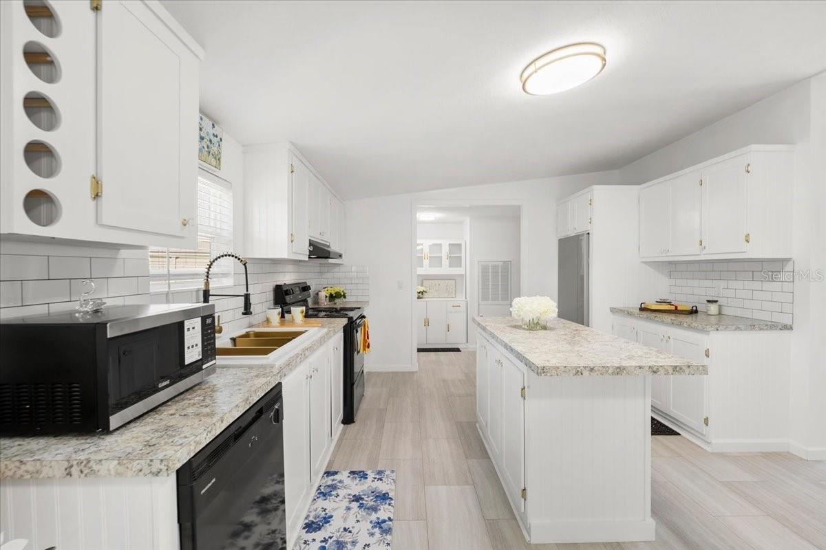 OAK BLUFF - Residential