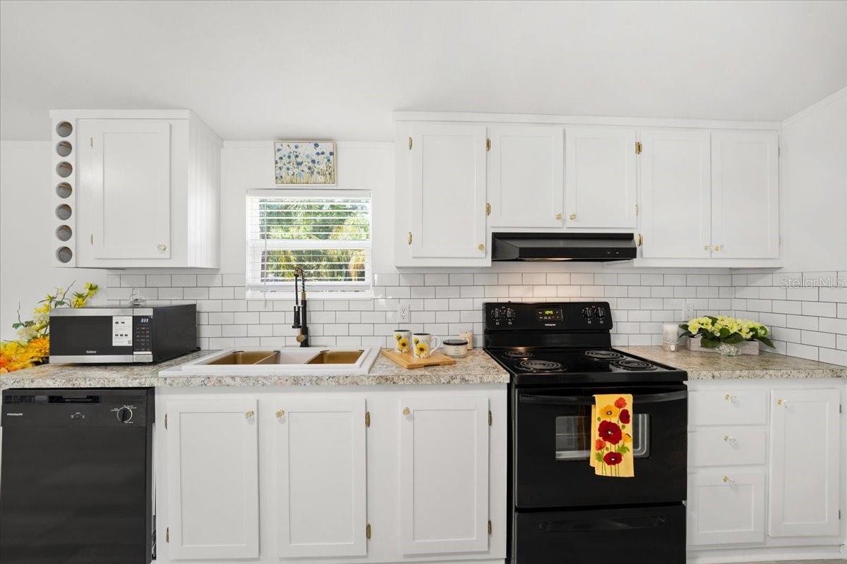 OAK BLUFF - Residential
