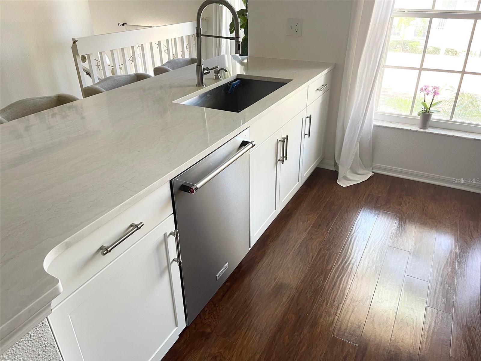 4275 CASTLEBRIDGE LANE 1324