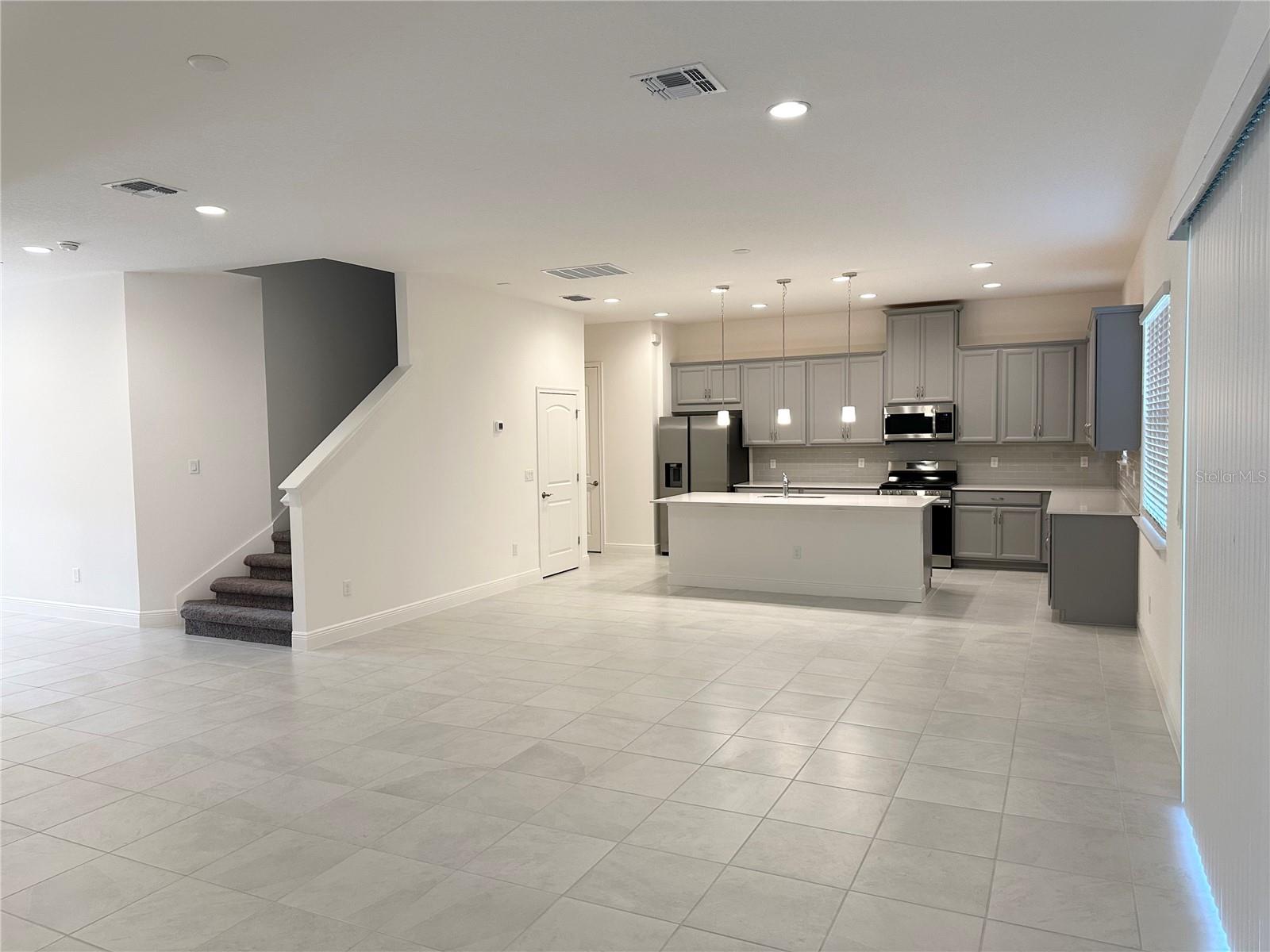 TWIN LAKES PH 8 - Residential Lease