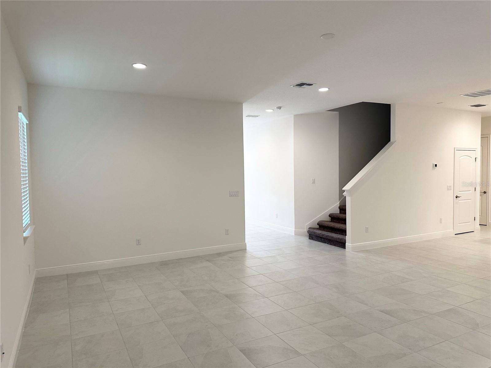 TWIN LAKES PH 8 - Residential Lease