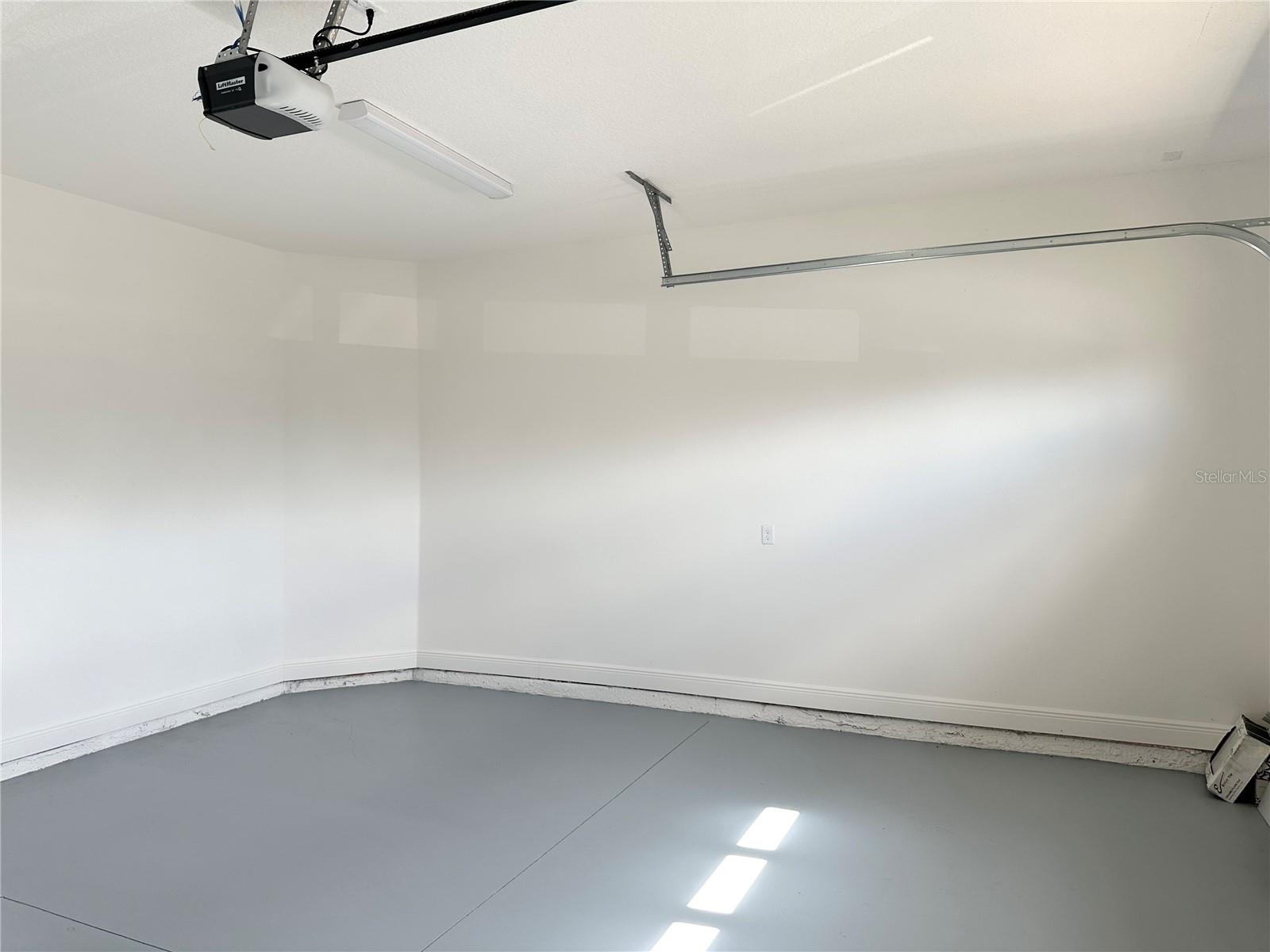 TWIN LAKES PH 8 - Residential Lease