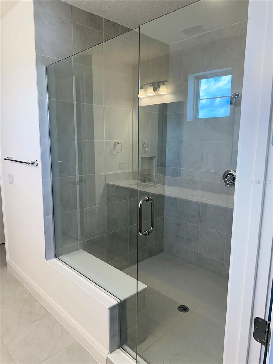 TWIN LAKES PH 8 - Residential Lease