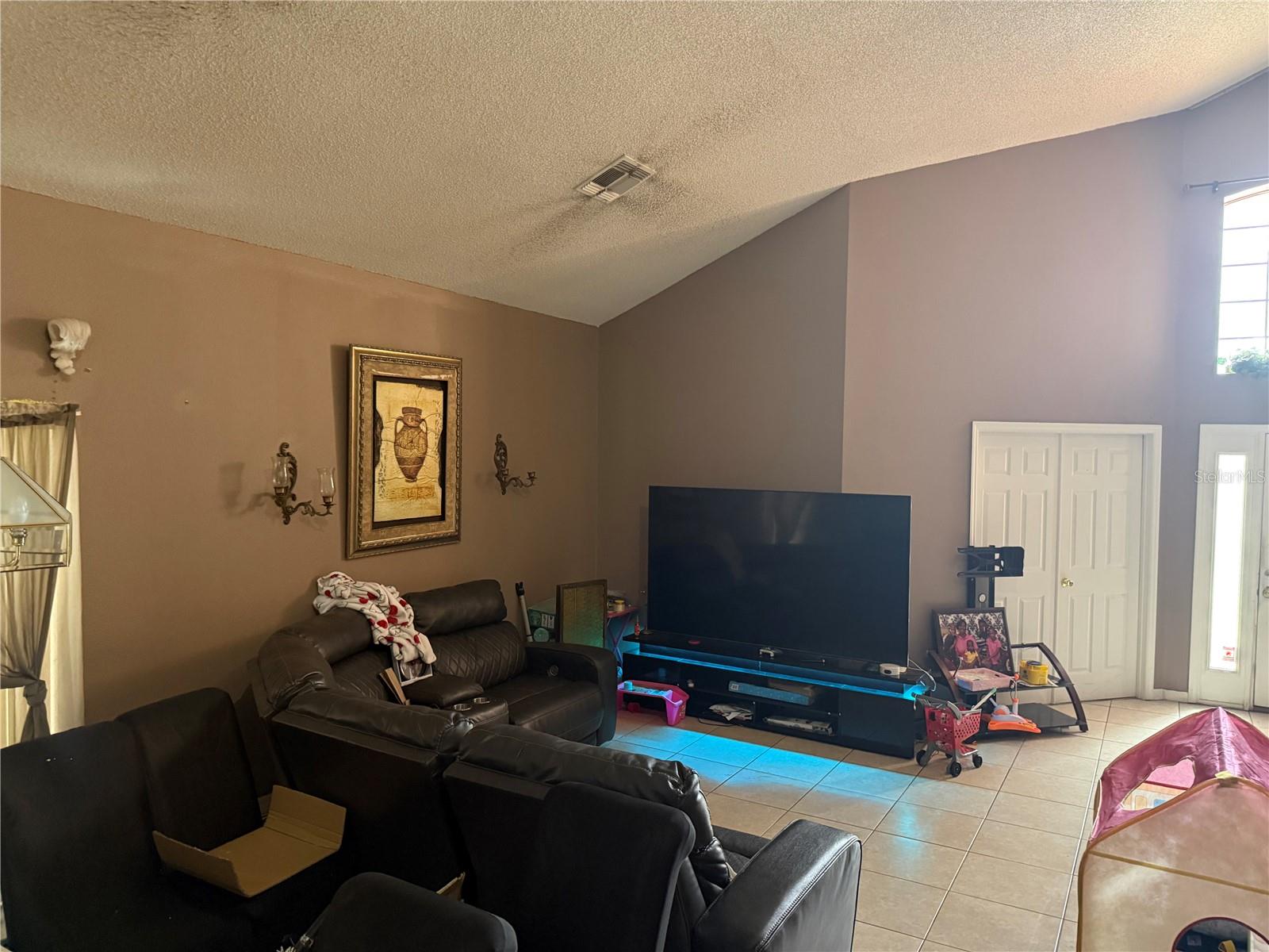 OAK ISLAND COVE - Residential