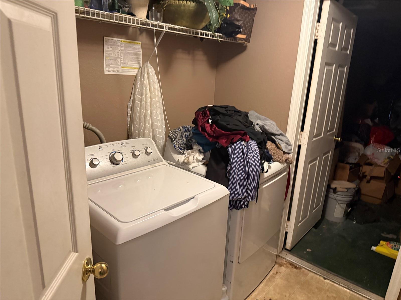 OAK ISLAND COVE - Residential