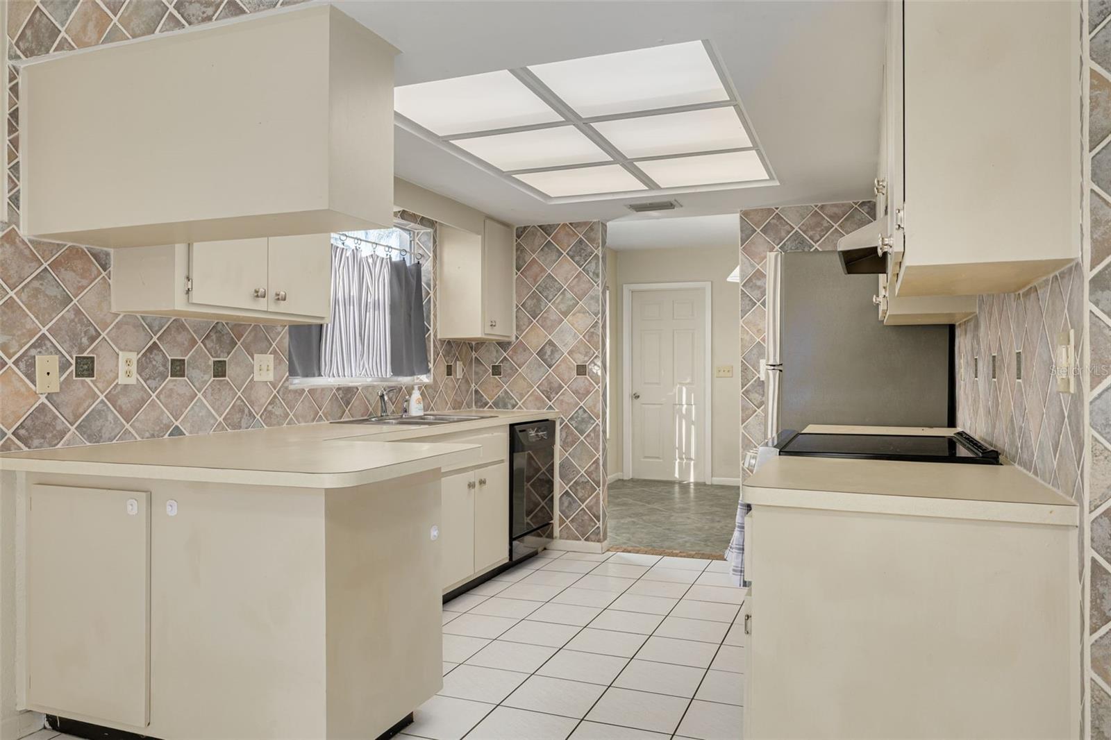 WILSHIRE ESTATES - Residential