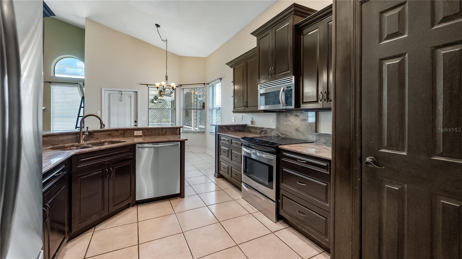 522 HARDWOOD CIRCLE