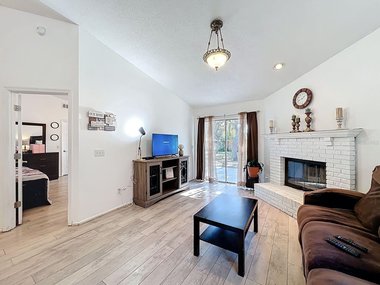 WOODFIELD OAKS - Residential