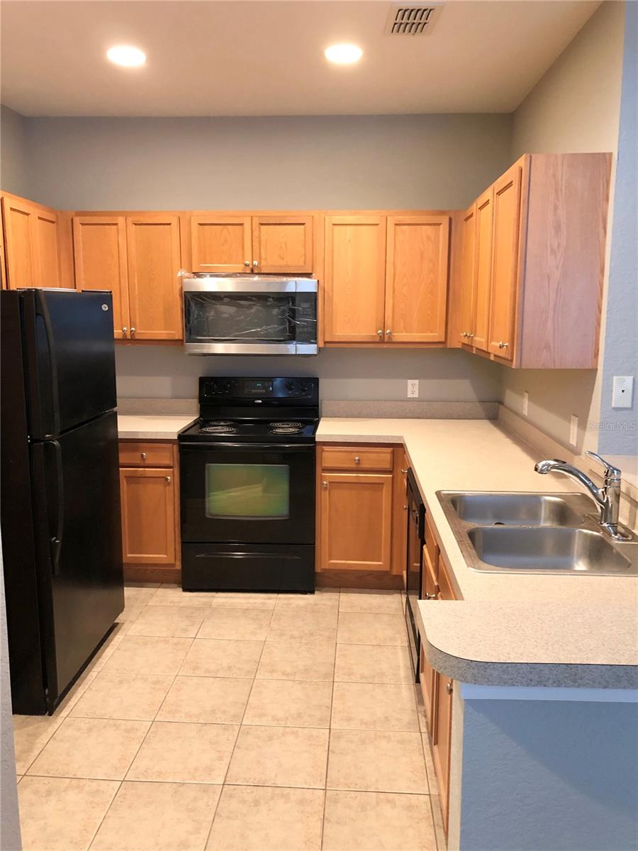 ESTS AT PARK CENTRAL CONDO - Residential