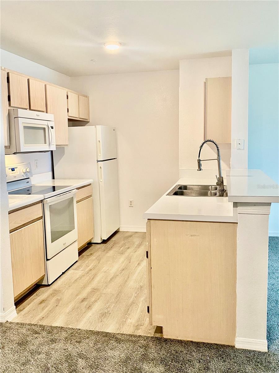 5459 VINELAND ROAD 4210