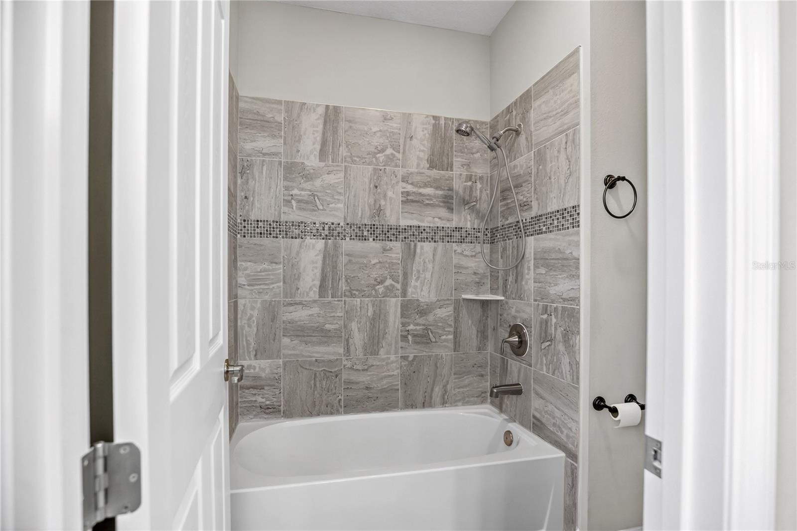 BELLALAGO PH 6H & 6I - Residential