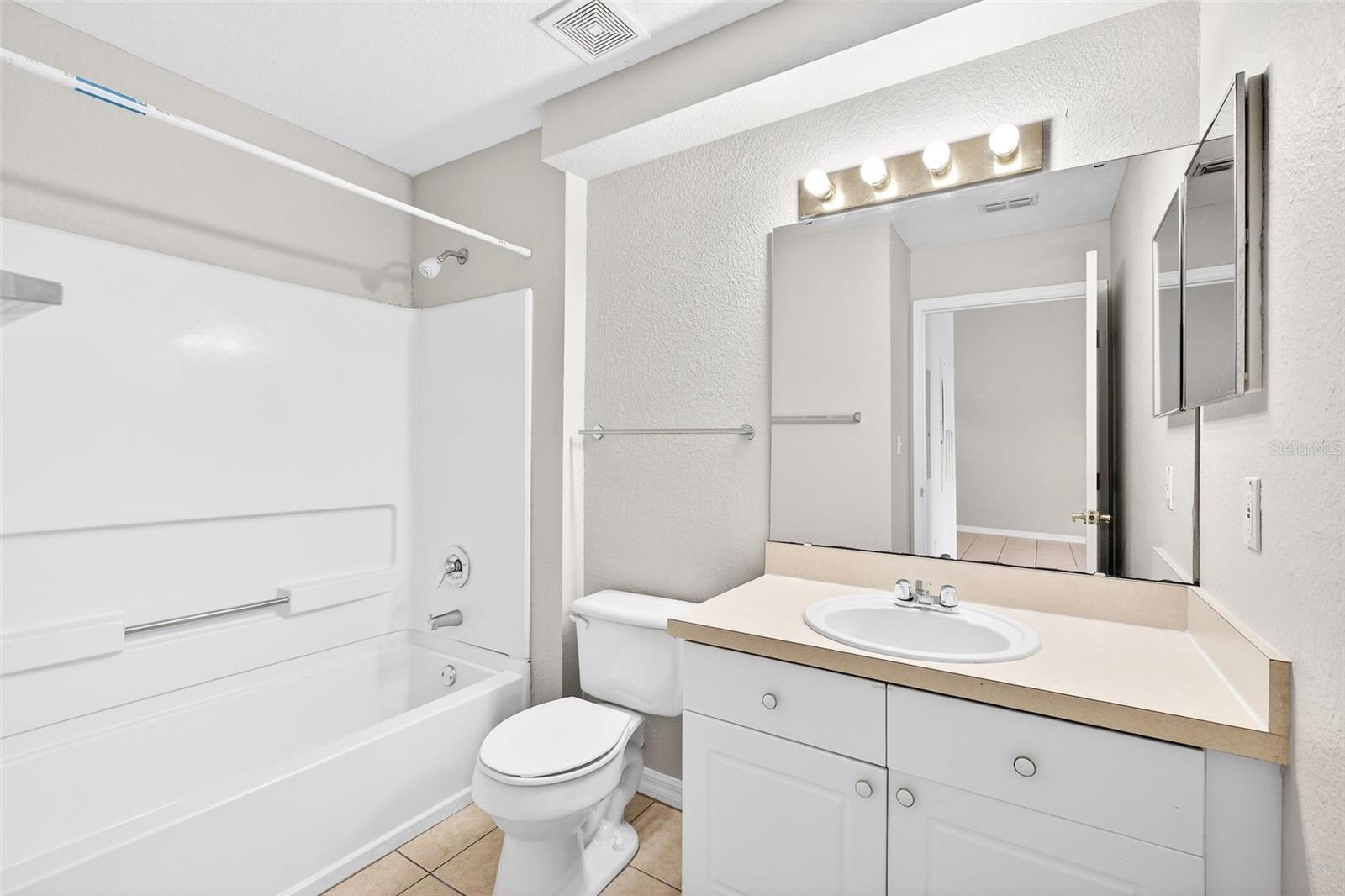 HUNTERS POINTE AT HUNTERS RESERVE A CONDO - Residential