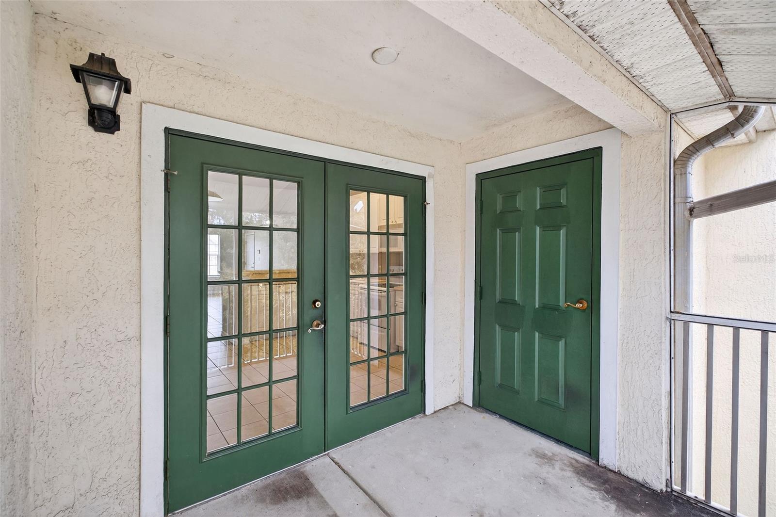 HUNTERS POINTE AT HUNTERS RESERVE A CONDO - Residential