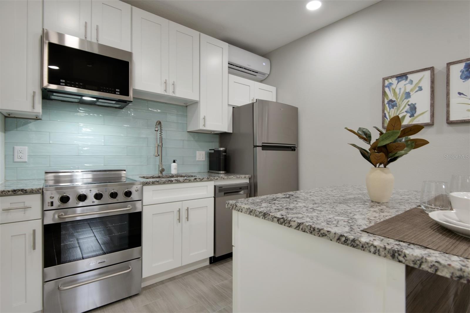 HARBOR HILLS PARK ADD - Residential Lease