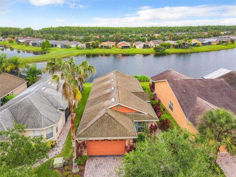 Photo of 189 GRAND CANAL DRIVE, POINCIANA, FL 34759 (MLS # S5084154)