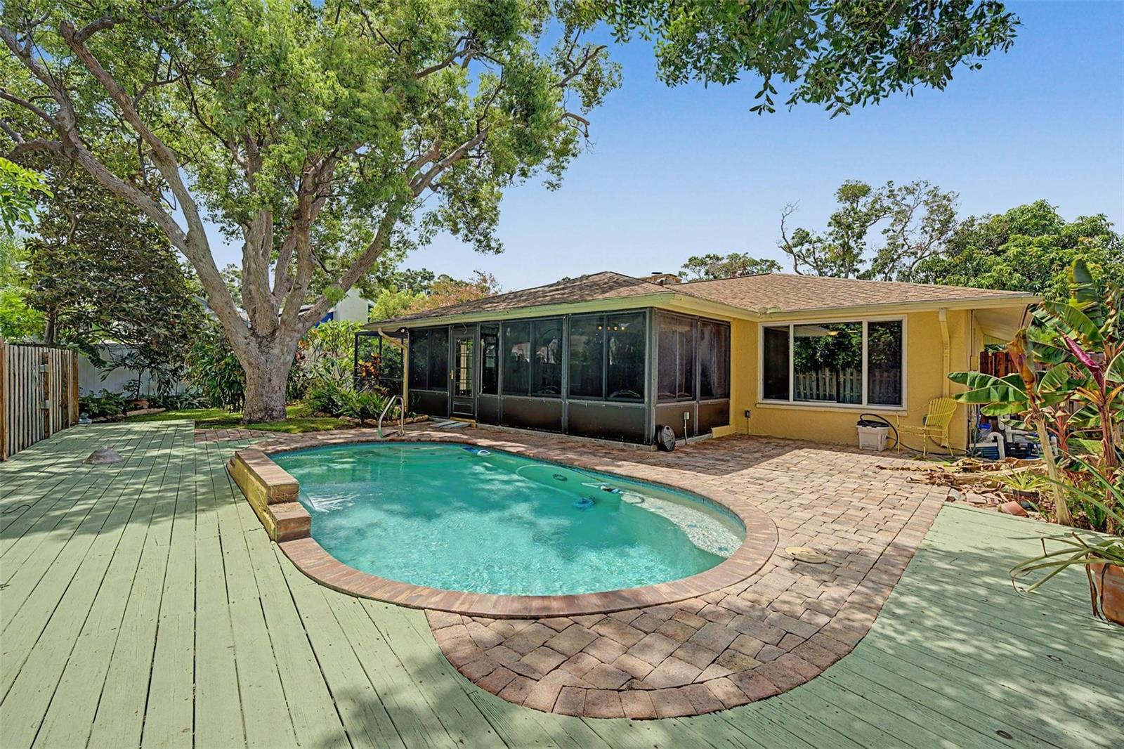 1100 PERSIMMON DRIVE